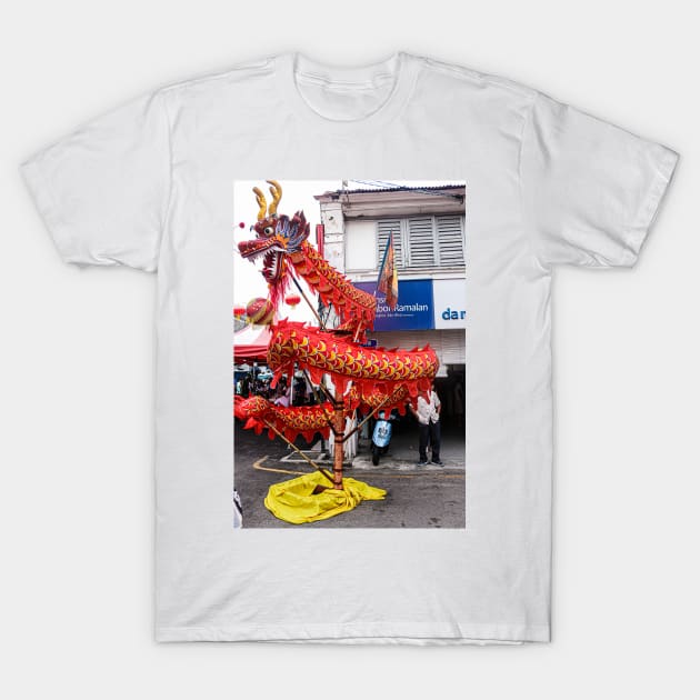 White t shirt with sale red dragon
